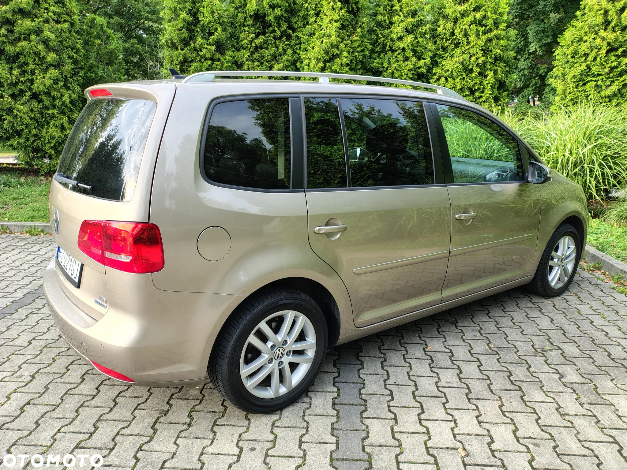 Volkswagen Touran 1.6 TDI DPF BlueMotion Technology Highline - 6