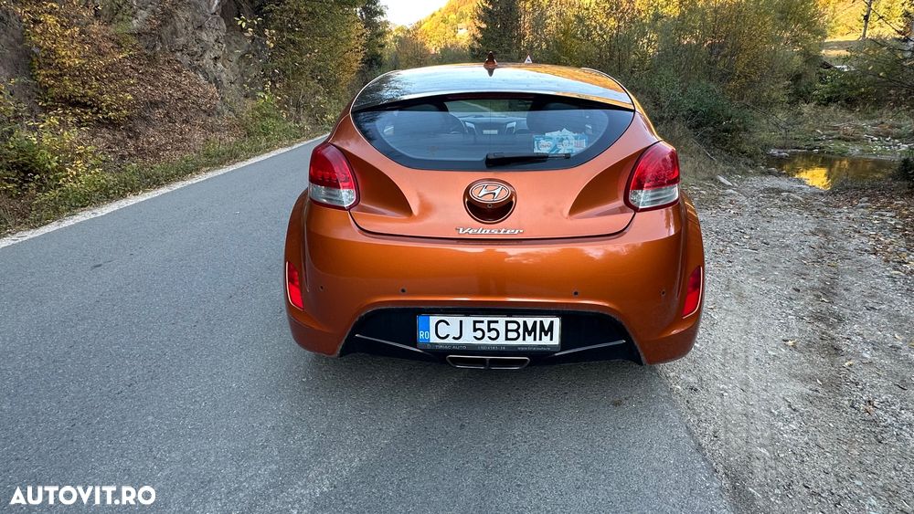 Hyundai Veloster - 8