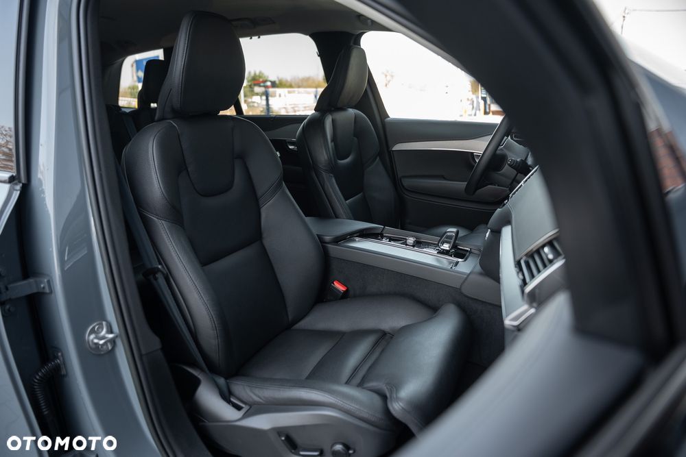 Volvo XC 90 B5 D AWD Ultimate Dark - 25