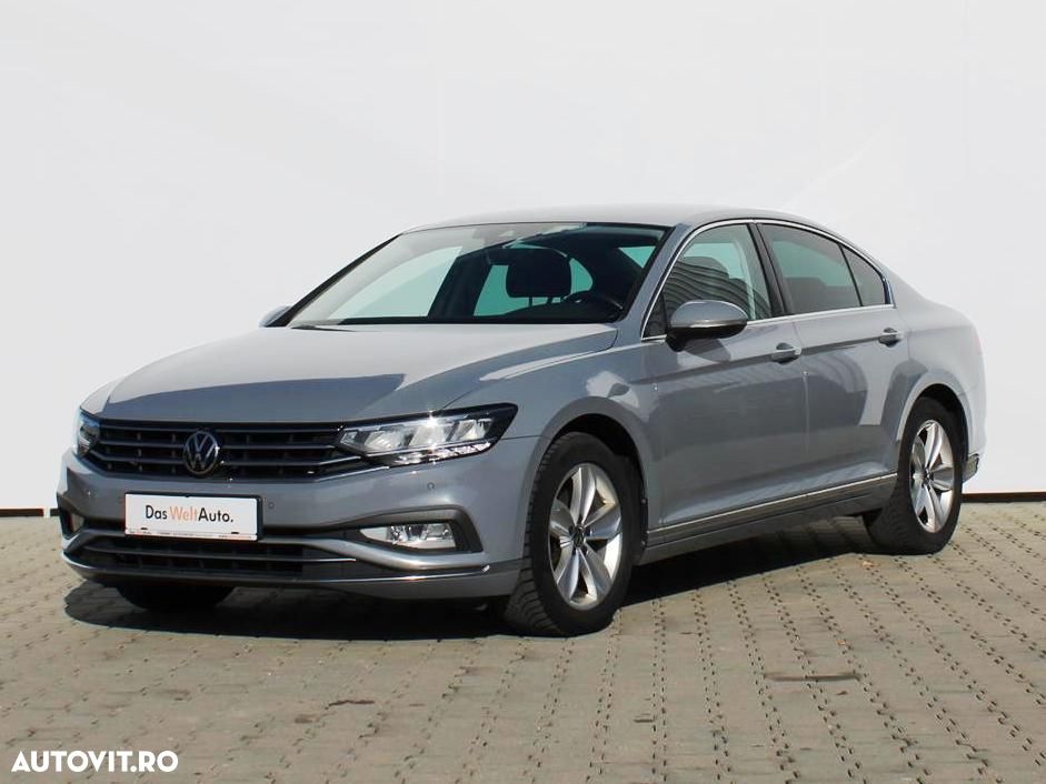 Volkswagen Passat - 1
