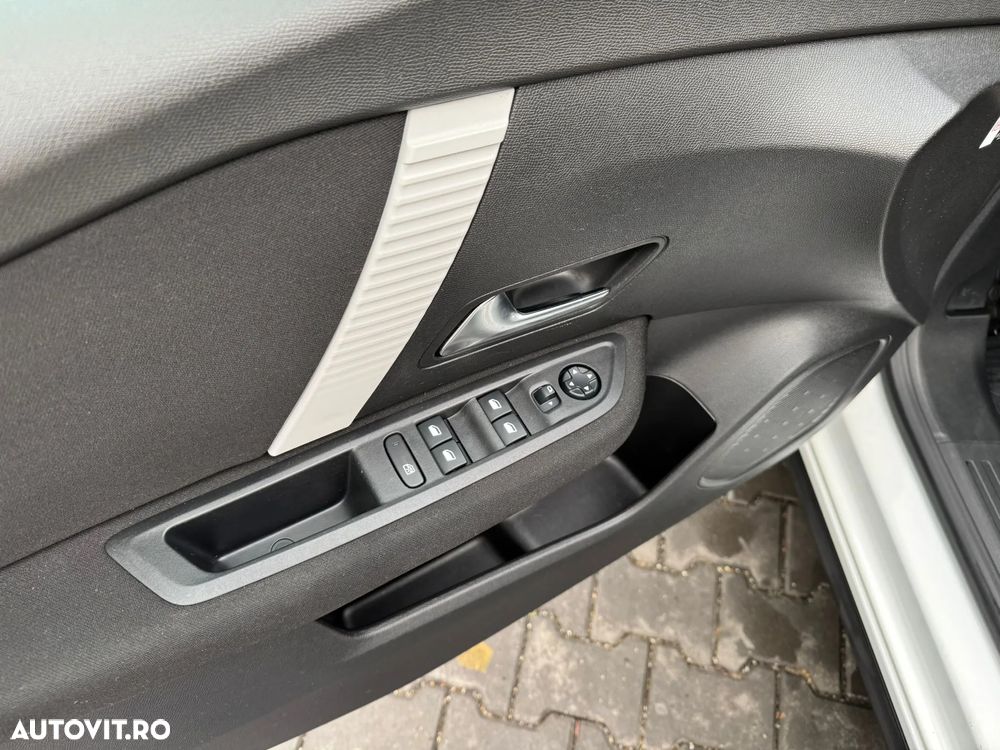 Citroën C4 BlueHDi 110 Stop&Start FEEL PACK - 9