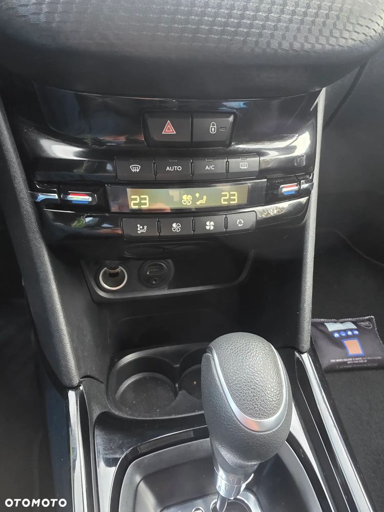 Peugeot 2008 1.2 Pure Tech Style S&S EAT6 - 30