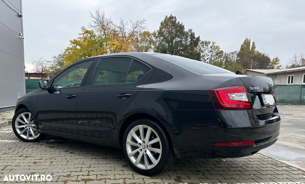 Skoda Octavia 1.6 TDI DSG Style - 7