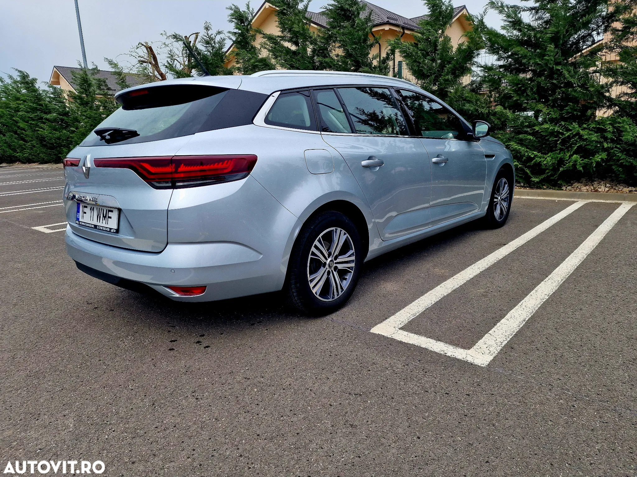 Renault Megane BLUE dCi 115 EDC INTENS - 4
