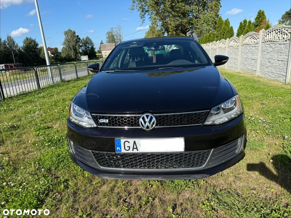 Volkswagen Jetta - 11