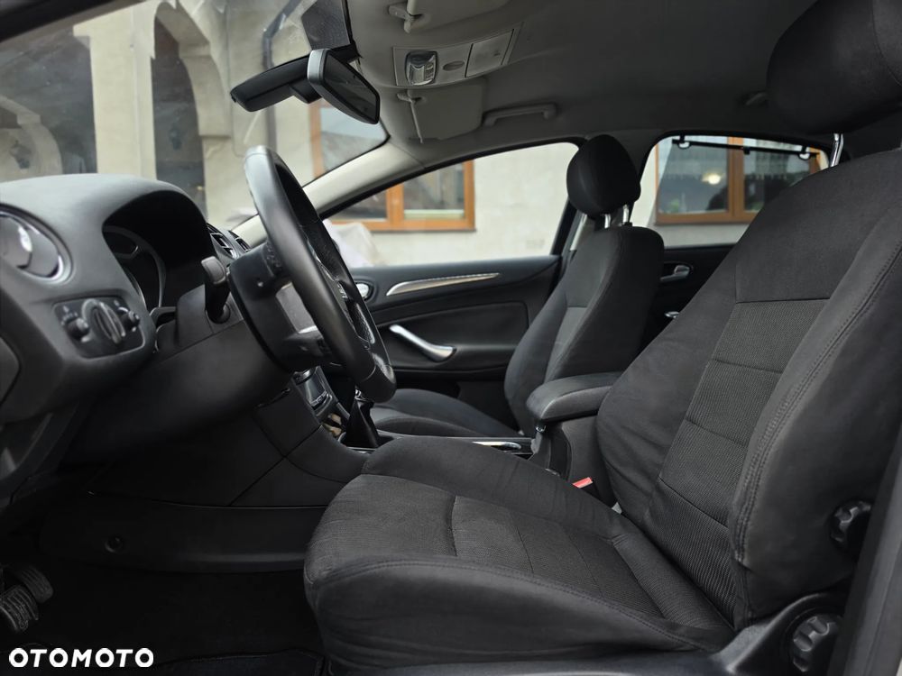 Ford Mondeo - 13