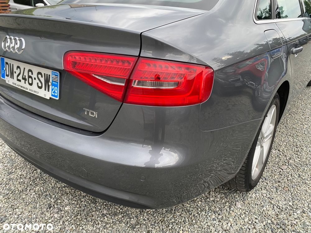 Audi A4 Limousine 2.0 TDI DPF clean diesel Ambiente - 12