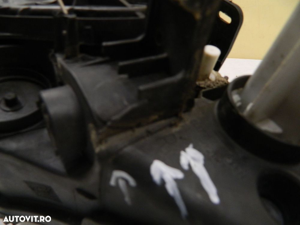 Far dreapta BMW Seria 1 E81 / E87 LCI Halogen, 2008, 2009, 2010, 2011, 2012,  cod origine J249650-02. - 5