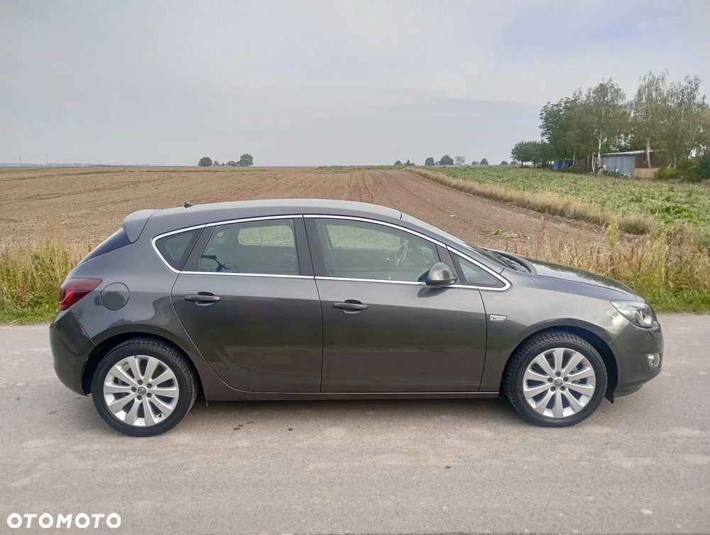 Opel Astra 1.4 Turbo Cosmo - 21