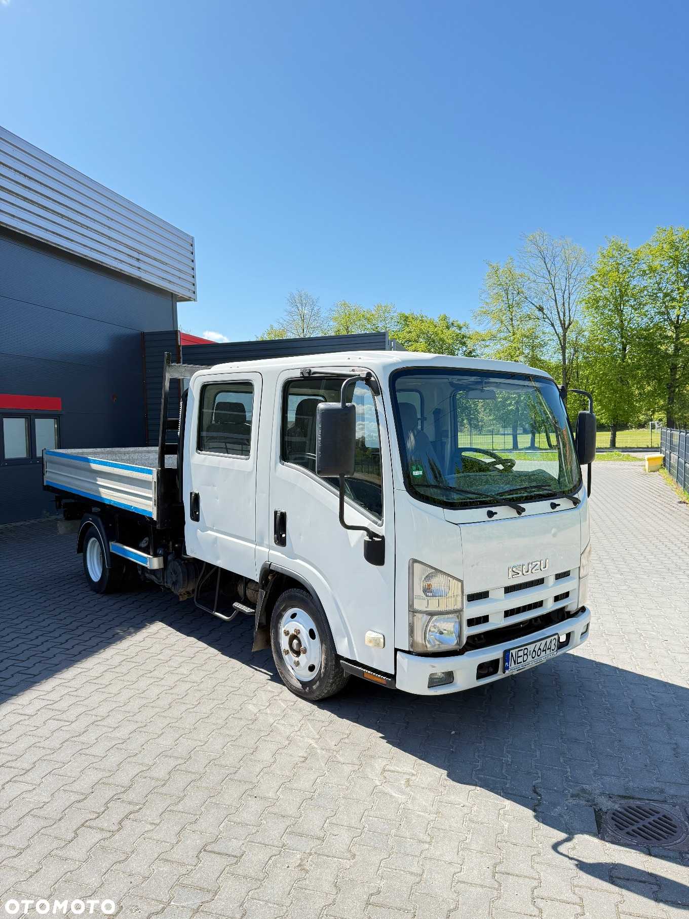 Isuzu N35 - 16
