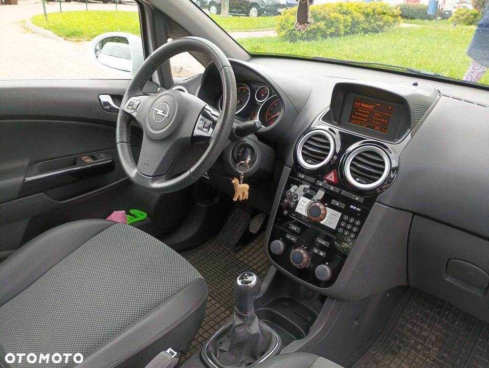 Opel Corsa 1.4 16V Enjoy - 9