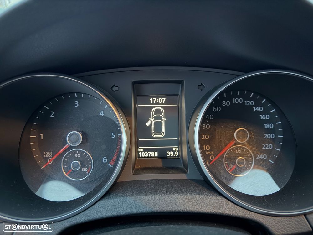 VW Golf 1.6 TDi Trendline BlueMotion - 9