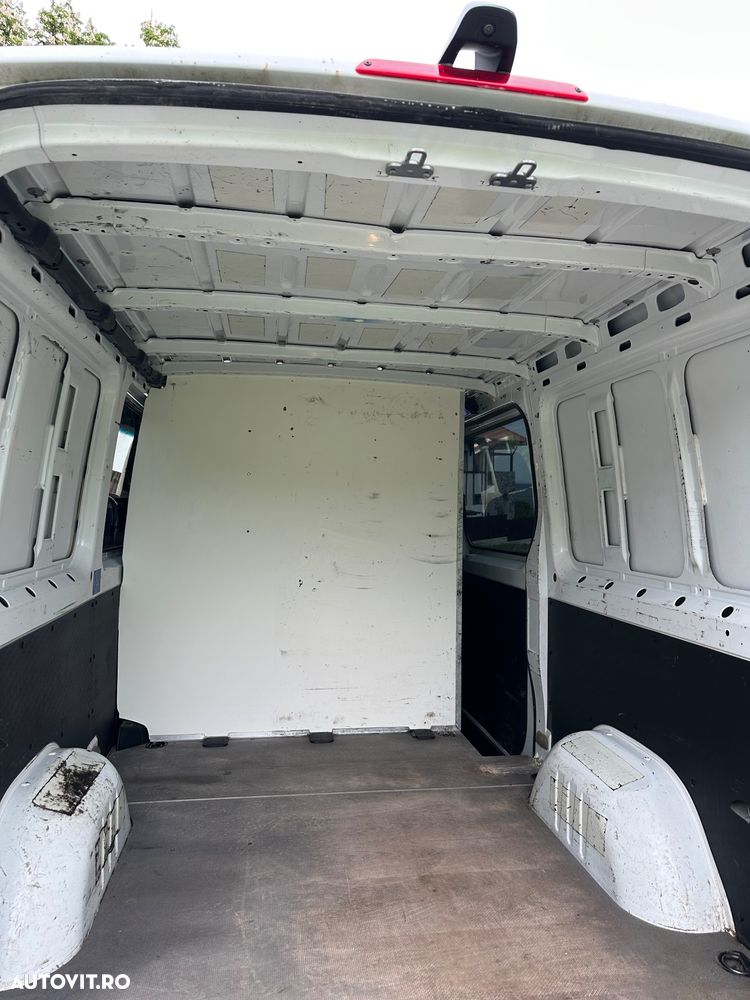 Mercedes-Benz Sprinter - 11