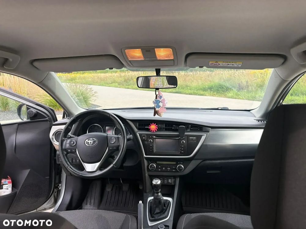 Toyota Auris 1.6 2010 - 10