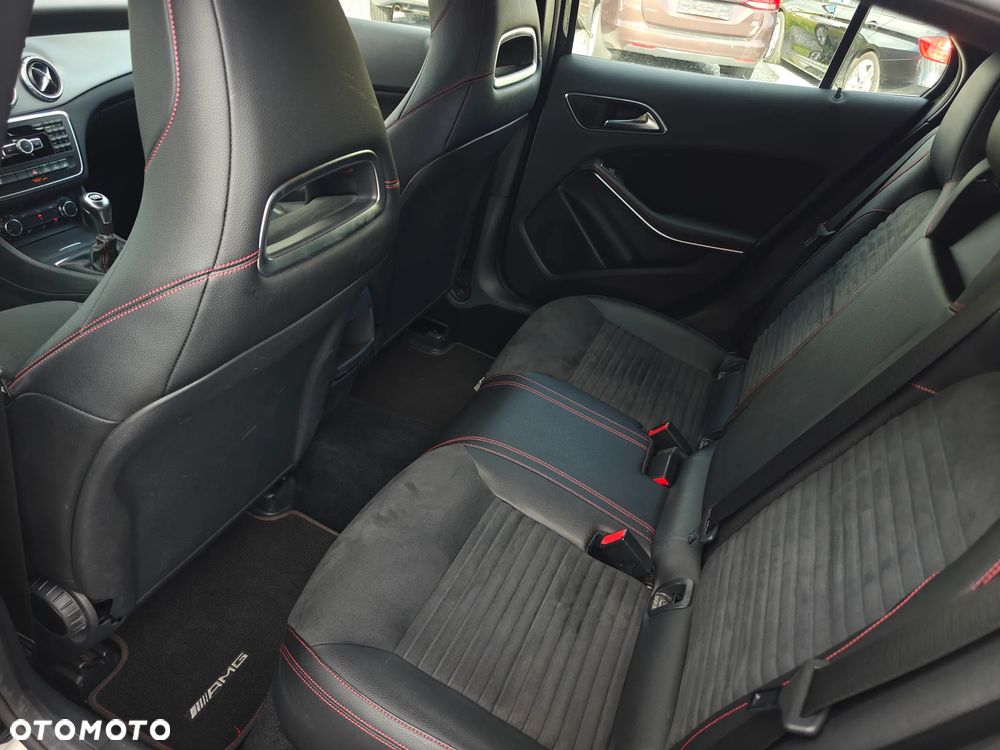 Mercedes-Benz GLA 200 AMG Line - 10