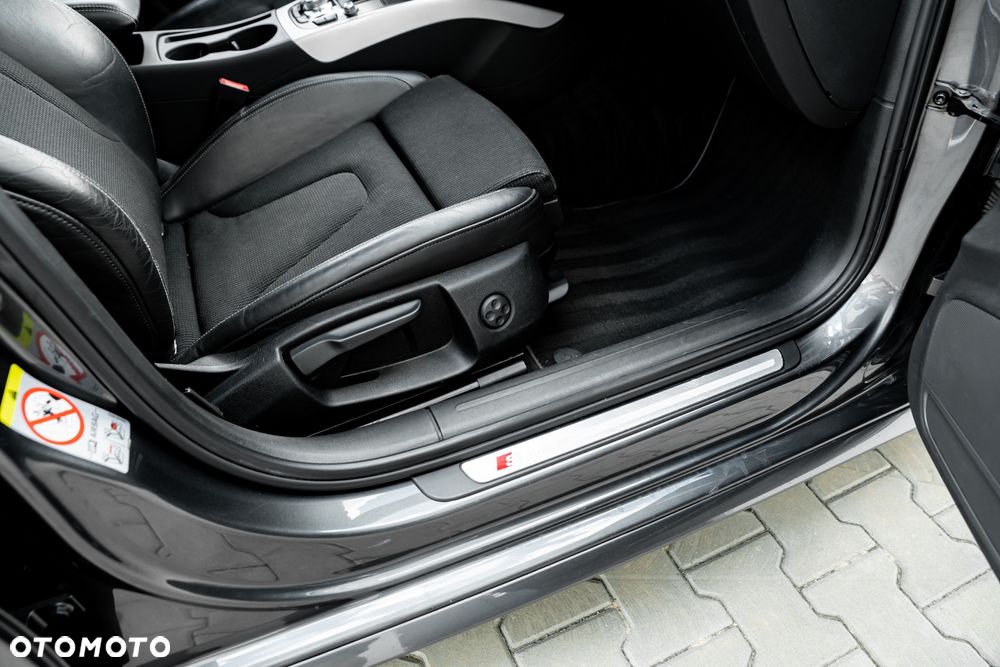 Audi A4 Avant 2.0 TDI DPF quattro S tronic S line Sportpaket - 23