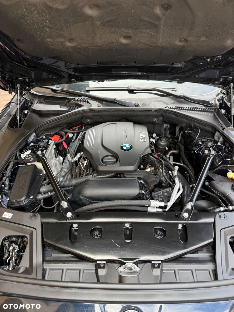 BMW Seria 5 520d M Sport - 27