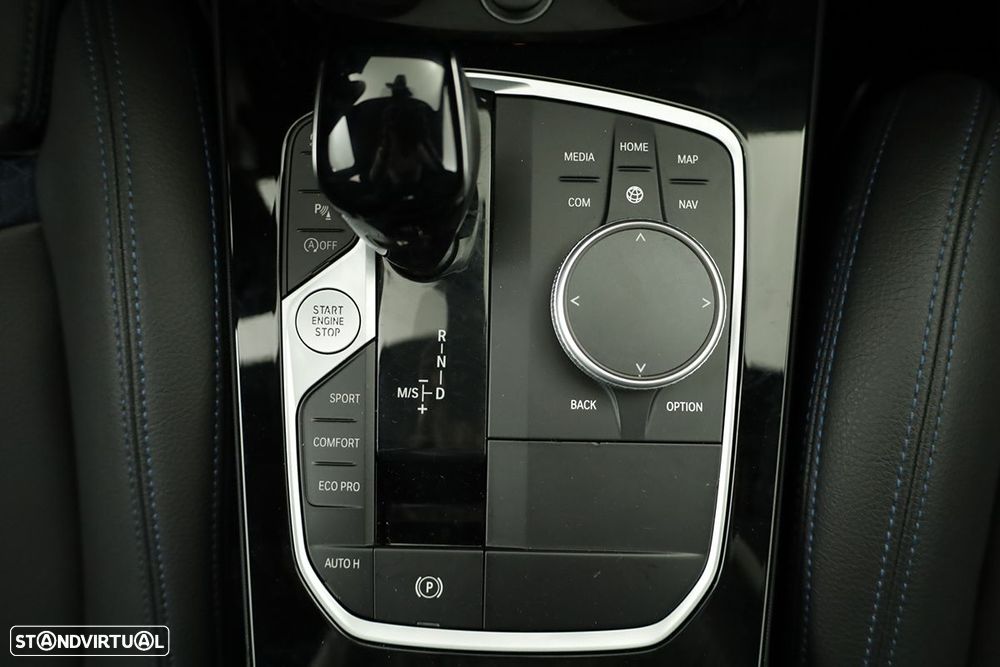 BMW 116 d Pack Desportivo M Auto - 14