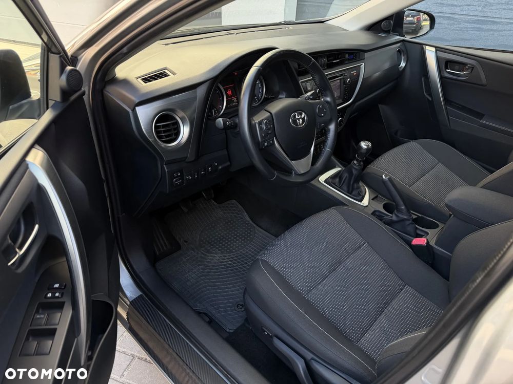 Toyota Auris - 5