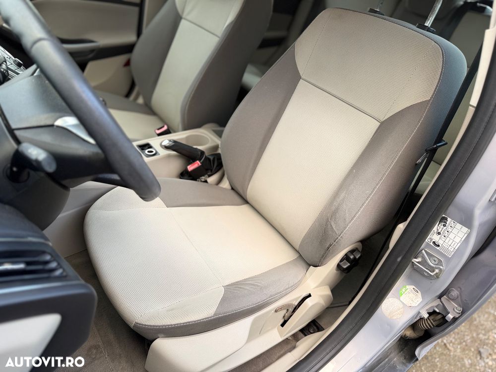 Ford Focus 1.6 TDCI DPF Titanium - 19