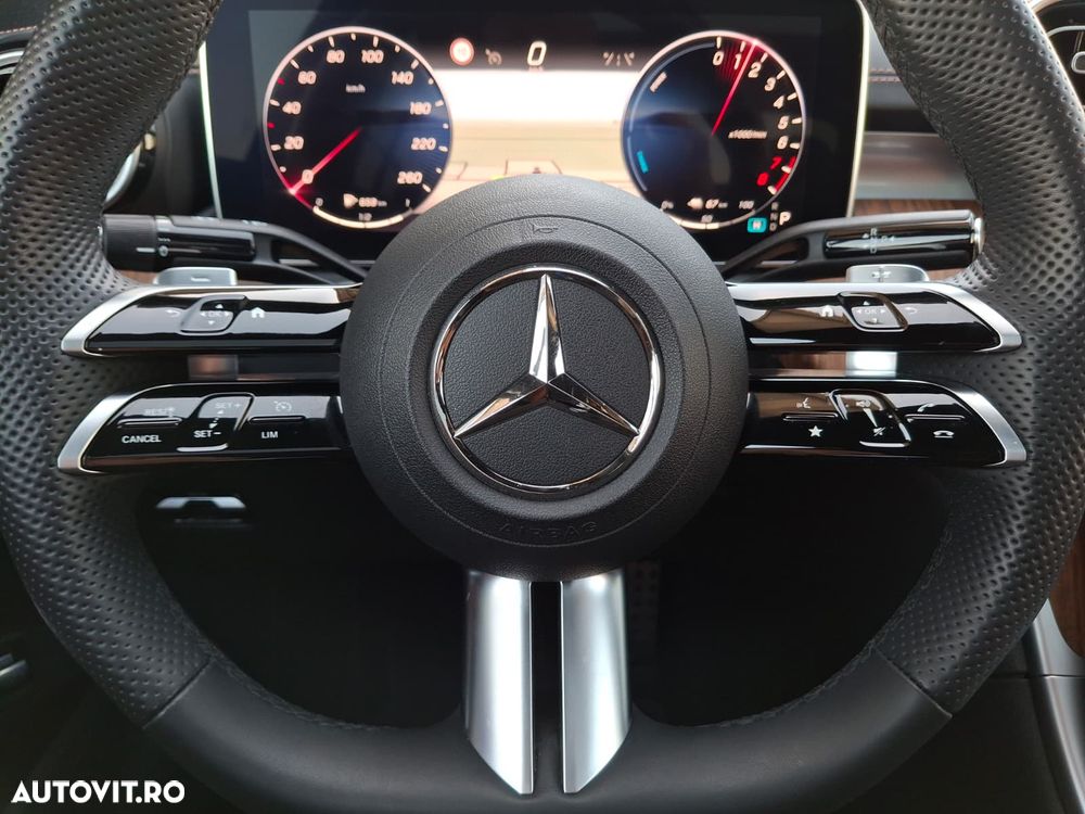 Mercedes-Benz C 300 e 4MATIC PHEV - 33