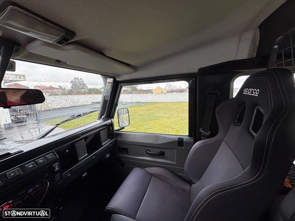 Land Rover Defender 90 2.5 TD5 Metal Top - 3