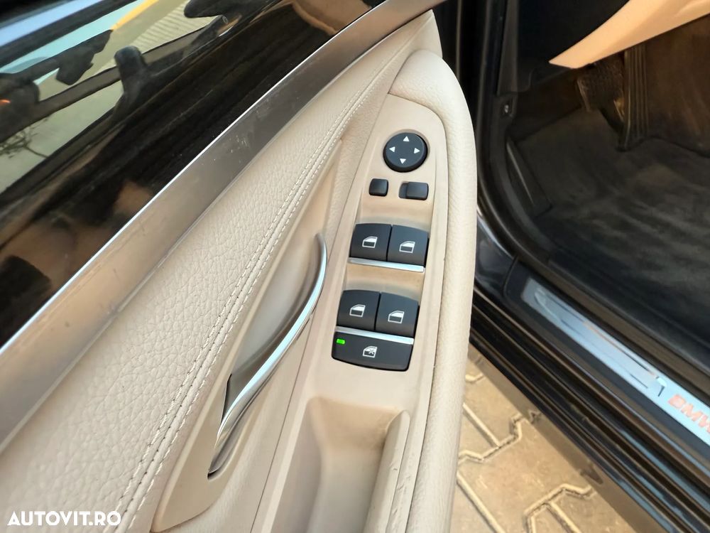 BMW Seria 5 530d xDrive Touring Aut. Luxury Line - 27