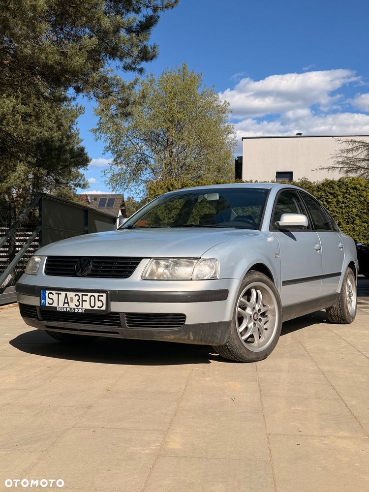 Volkswagen Passat 1.9 TDI Comfortline - 1