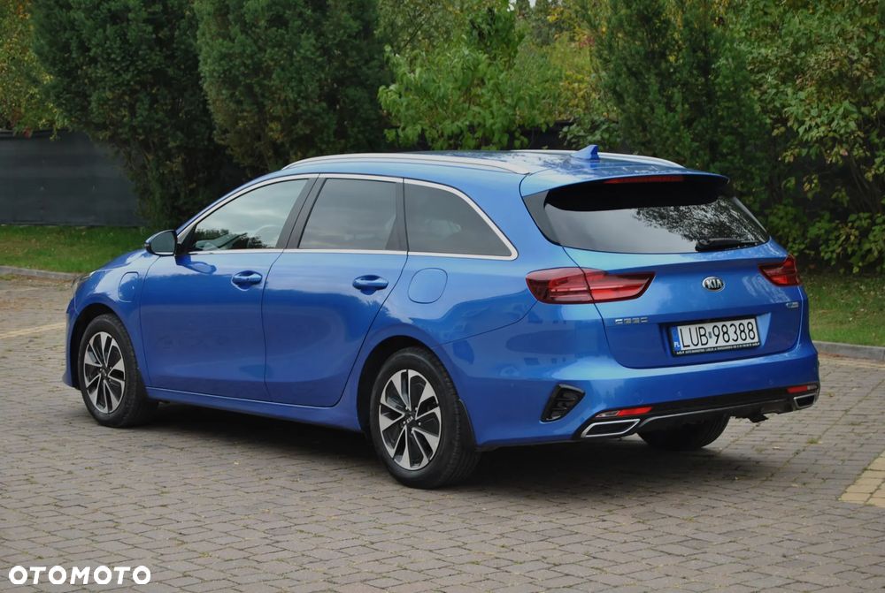 Kia Ceed SW 1.6 GDI DCT OPF Plug-in-Hybrid Platinum - 4
