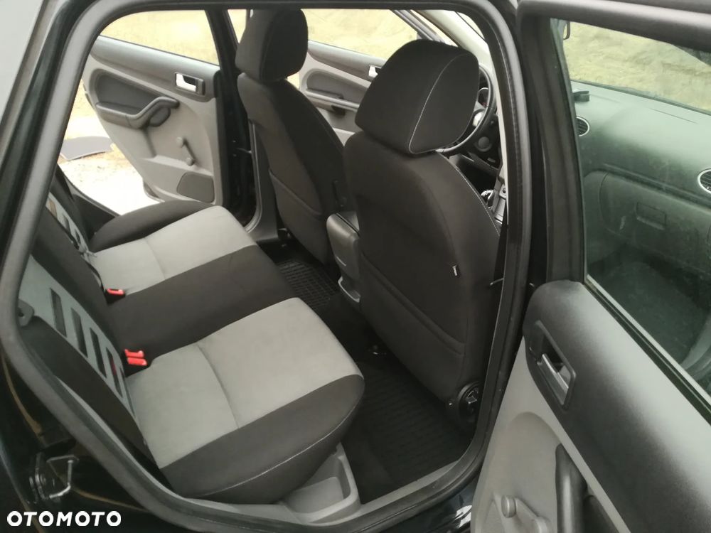 Ford Focus 1.8 Connection - 12