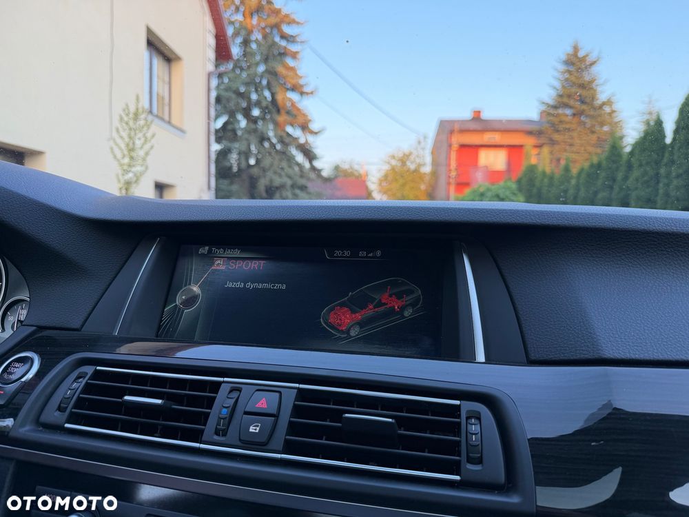 BMW Seria 5 520d Luxury Line - 33