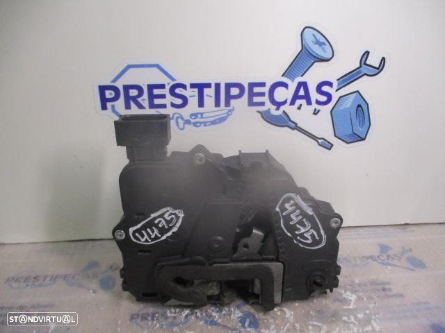 Fecho 51797569 FIAT GRANDE PUNTO 3 2008 1.3JTD 75CV 5P CINZENTO TE 6 PINOS  FIAT GRANDE PUNTO 3 2008 1.3JTD 75CV 5P CINZA ESCURO FD 6 PINOS - 3