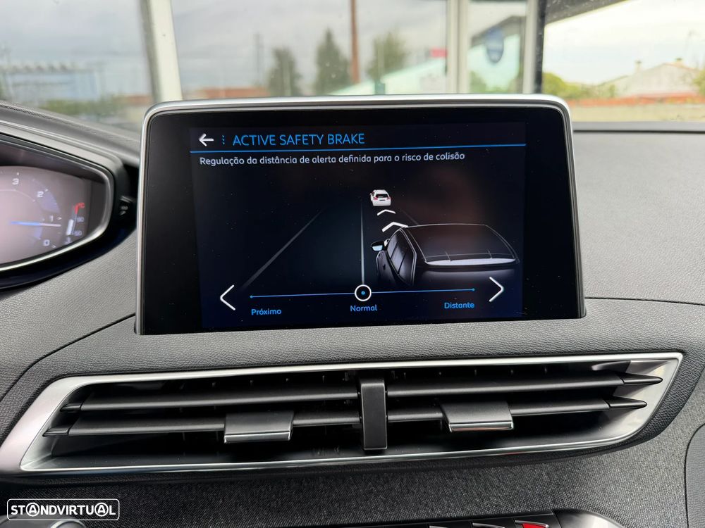 Peugeot 5008 1.5 BlueHDi Allure EAT8 - 34