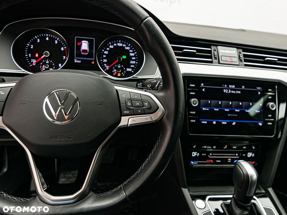 Volkswagen Passat - 15