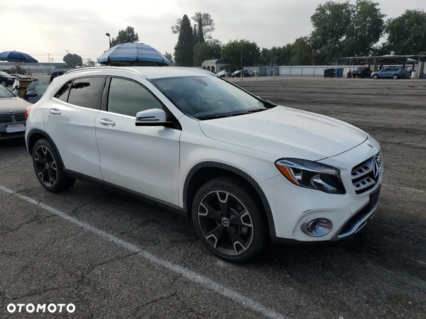 Mercedes-Benz GLA 250 4-Matic AMG Line