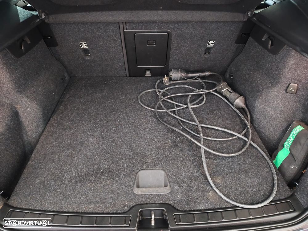 Volvo XC 40 1.5 T5 PHEV R-Design - 4