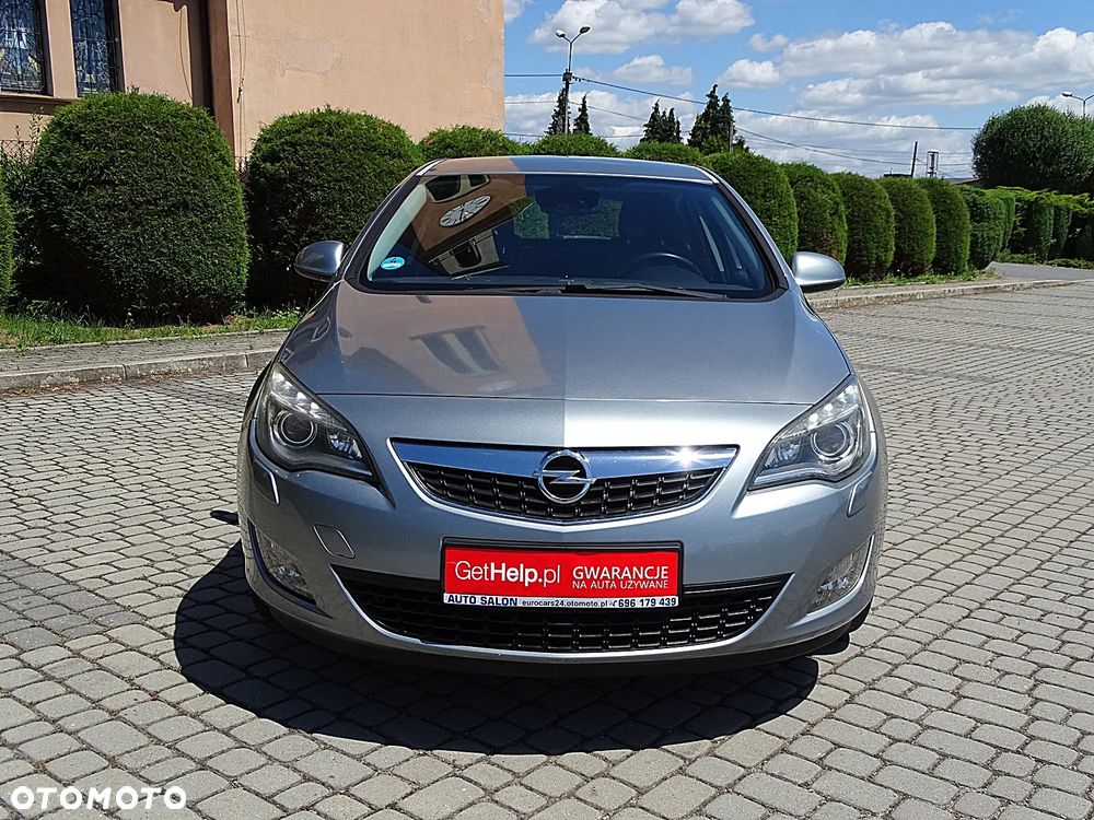 Opel Astra 1.6 Turbo Cosmo - 10