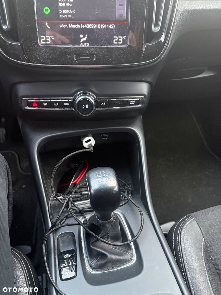 Volvo XC 40 - 25
