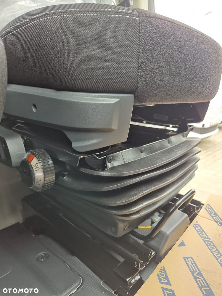 Peugeot Boxer Furgon L4H2 2.2 180KM AUTOMAT AT8 2025 !! LED !! - 15