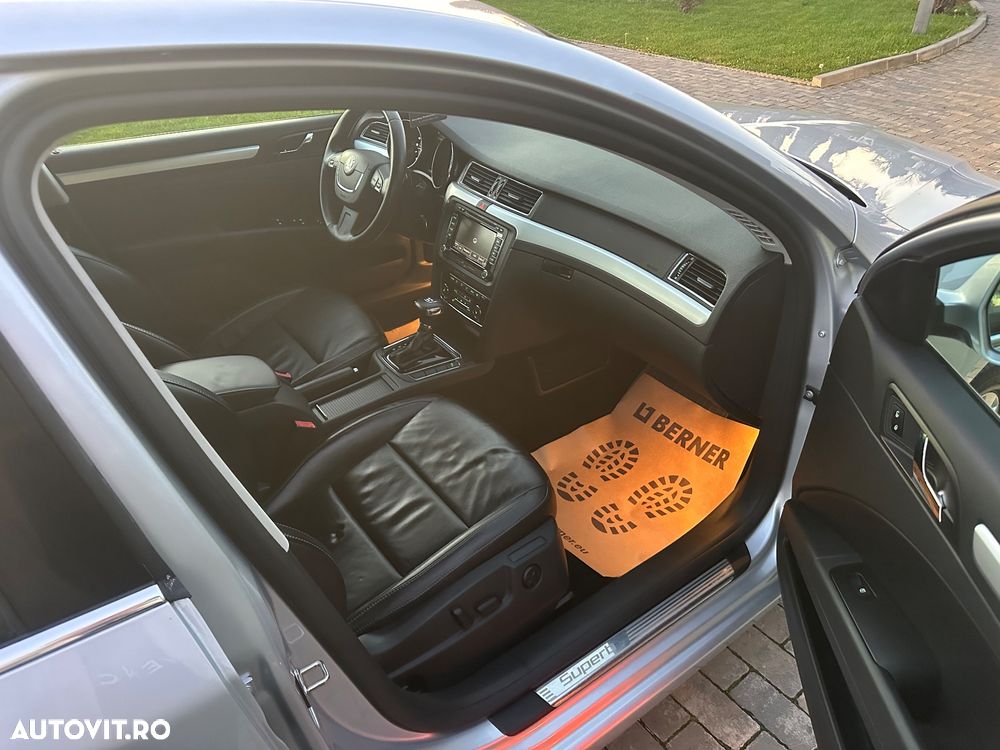 Skoda Superb 2.0 TDI Green tec 4x4 DSG Active - 9