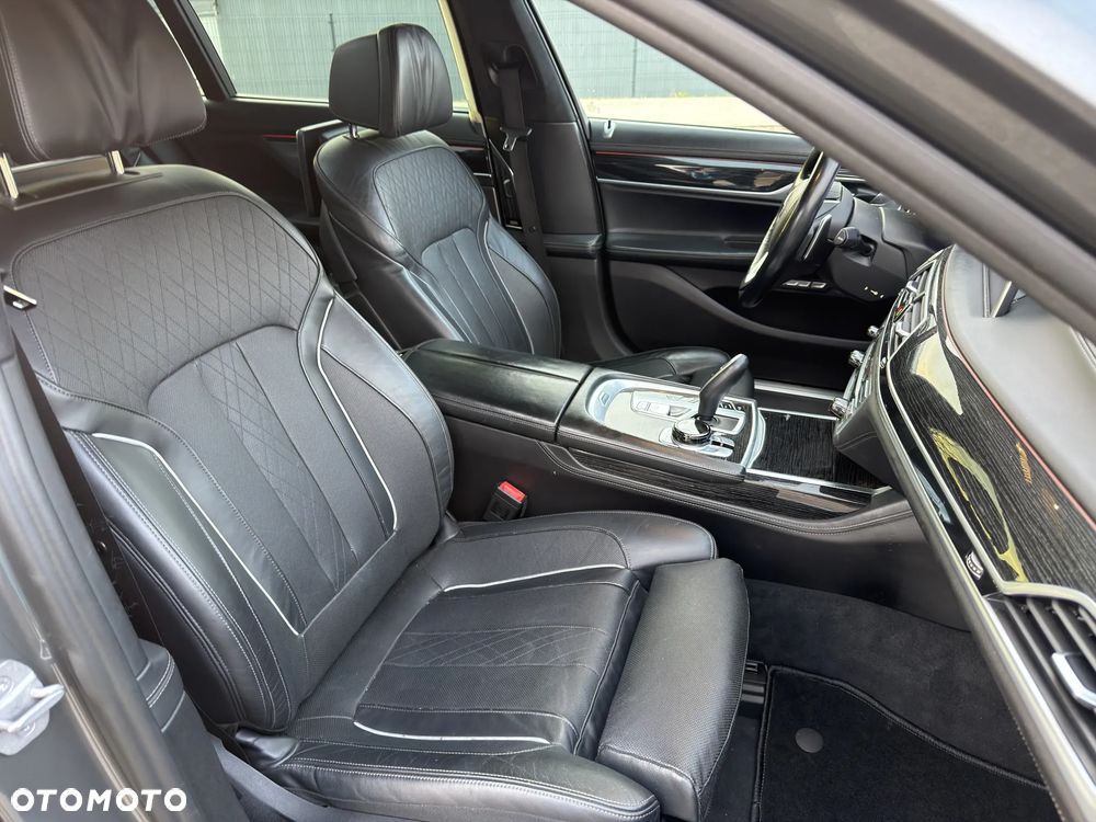 BMW Seria 7 - 25