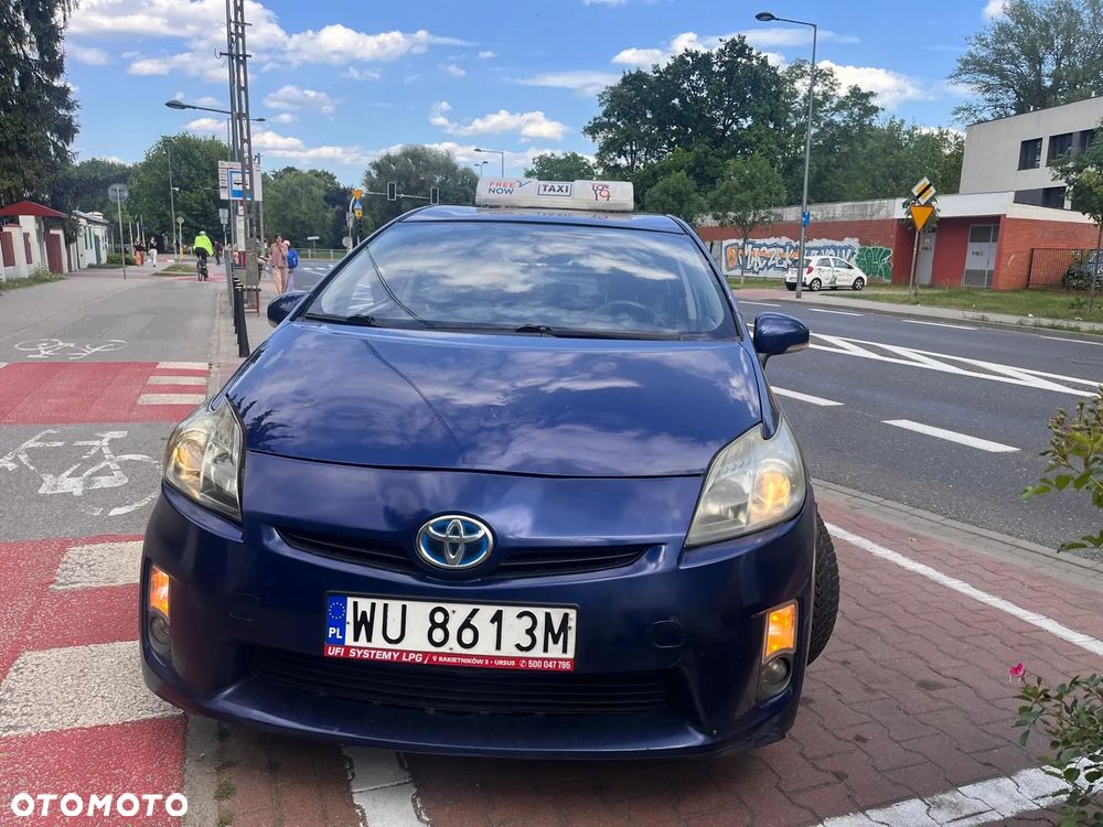 Toyota Prius 1.8 HSD Sol - 2