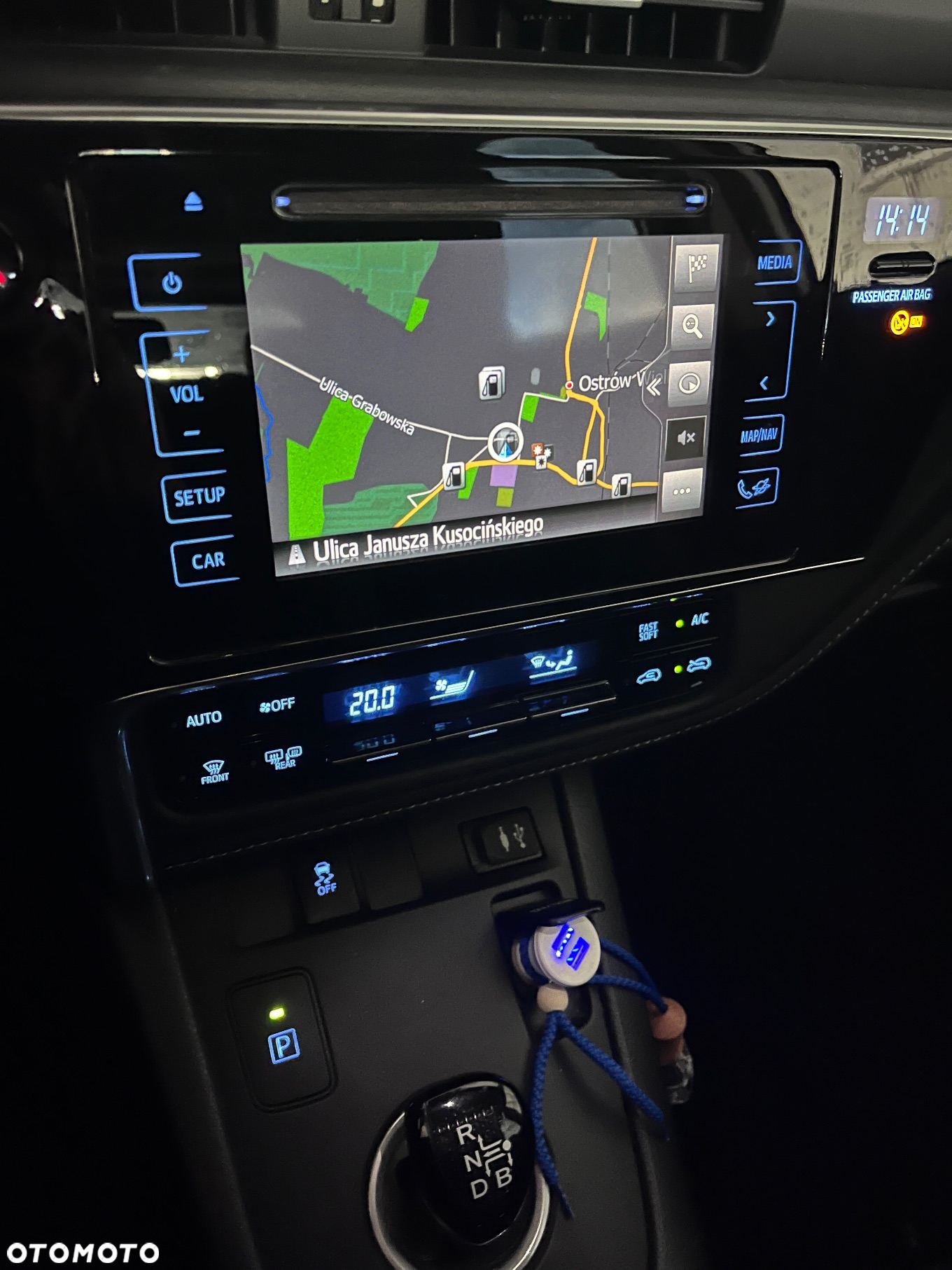 Toyota Auris Hybrid 135 Premium - 17