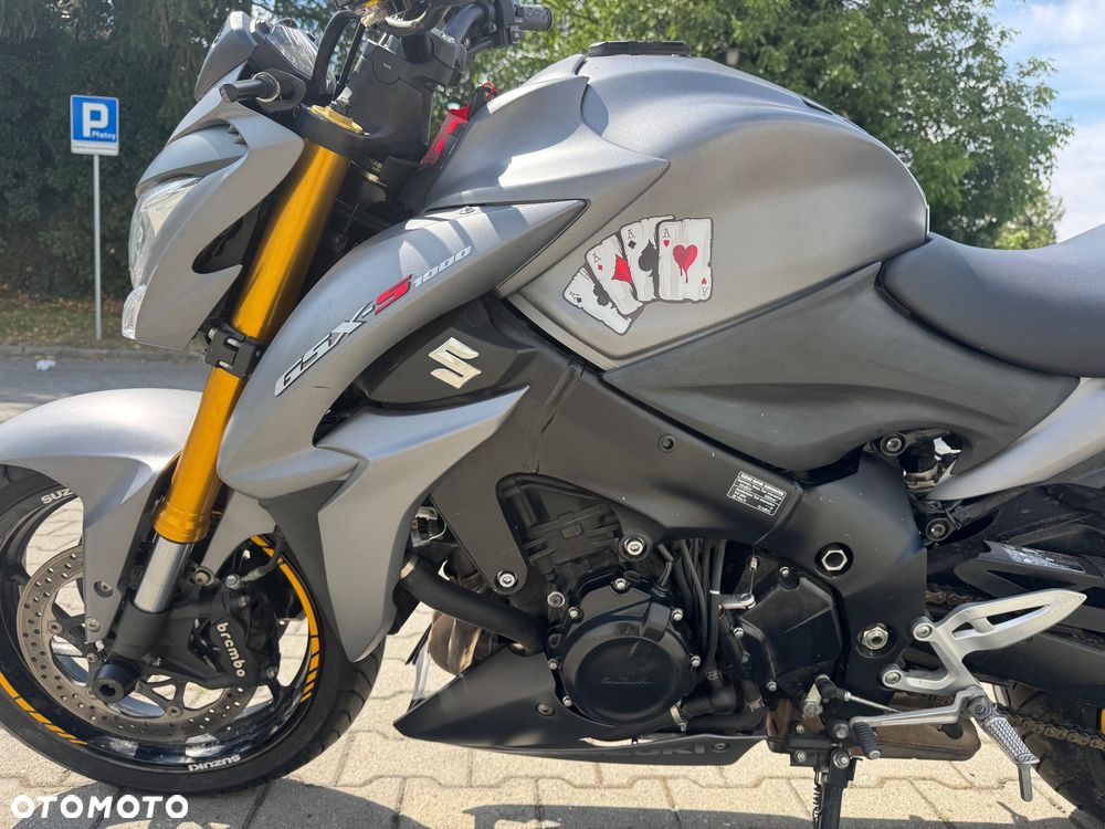 Suzuki GSX 1000 - 22