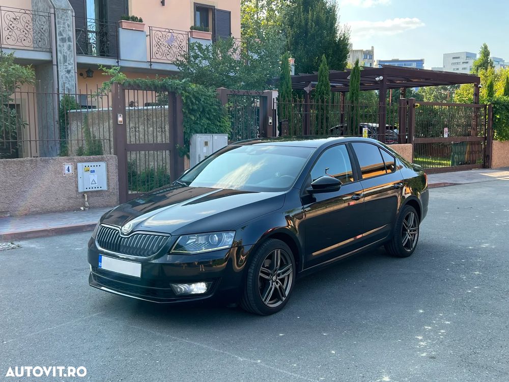 Skoda Octavia 2.0 TDI ELEGANCE DSG - 1
