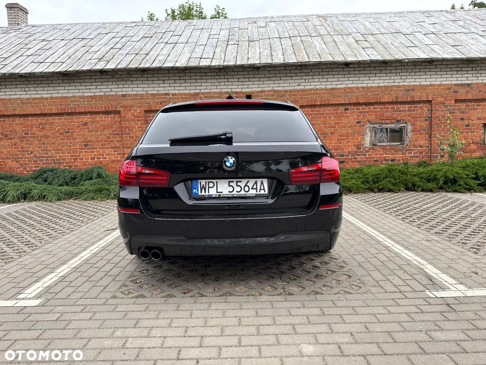 BMW Seria 5 525d xDrive - 4