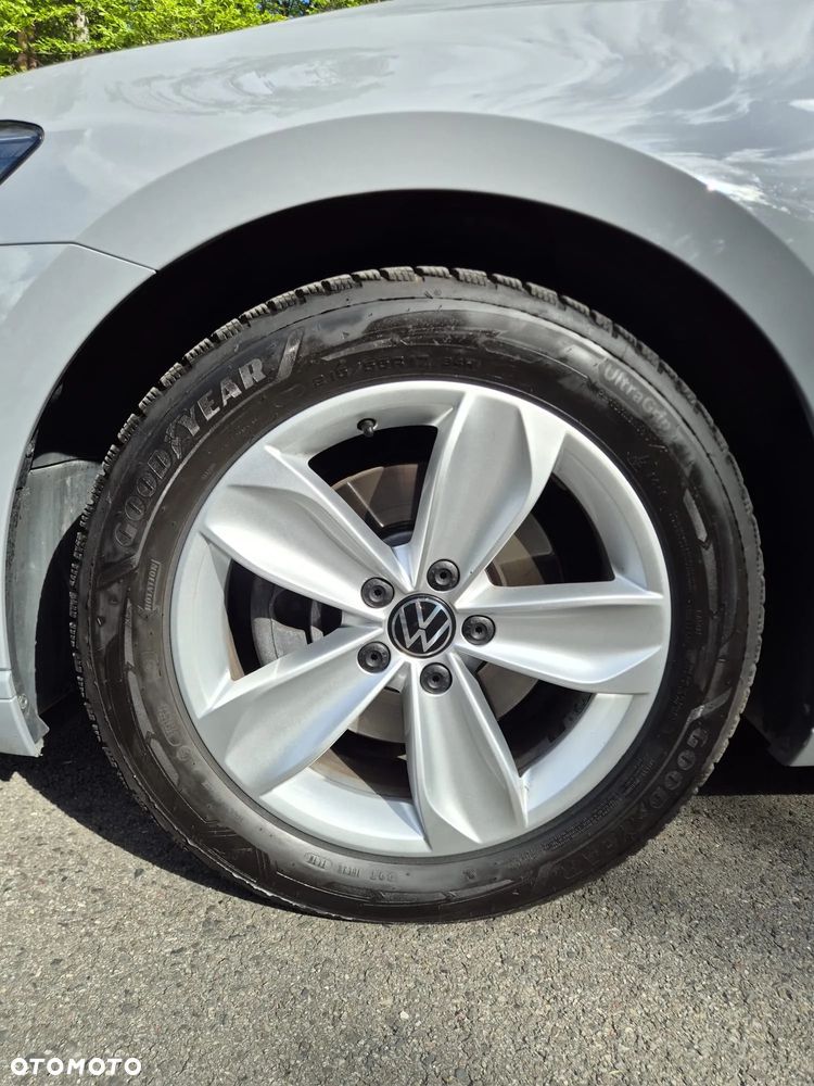 Volkswagen Passat 2.0 TSI Business DSG - 11