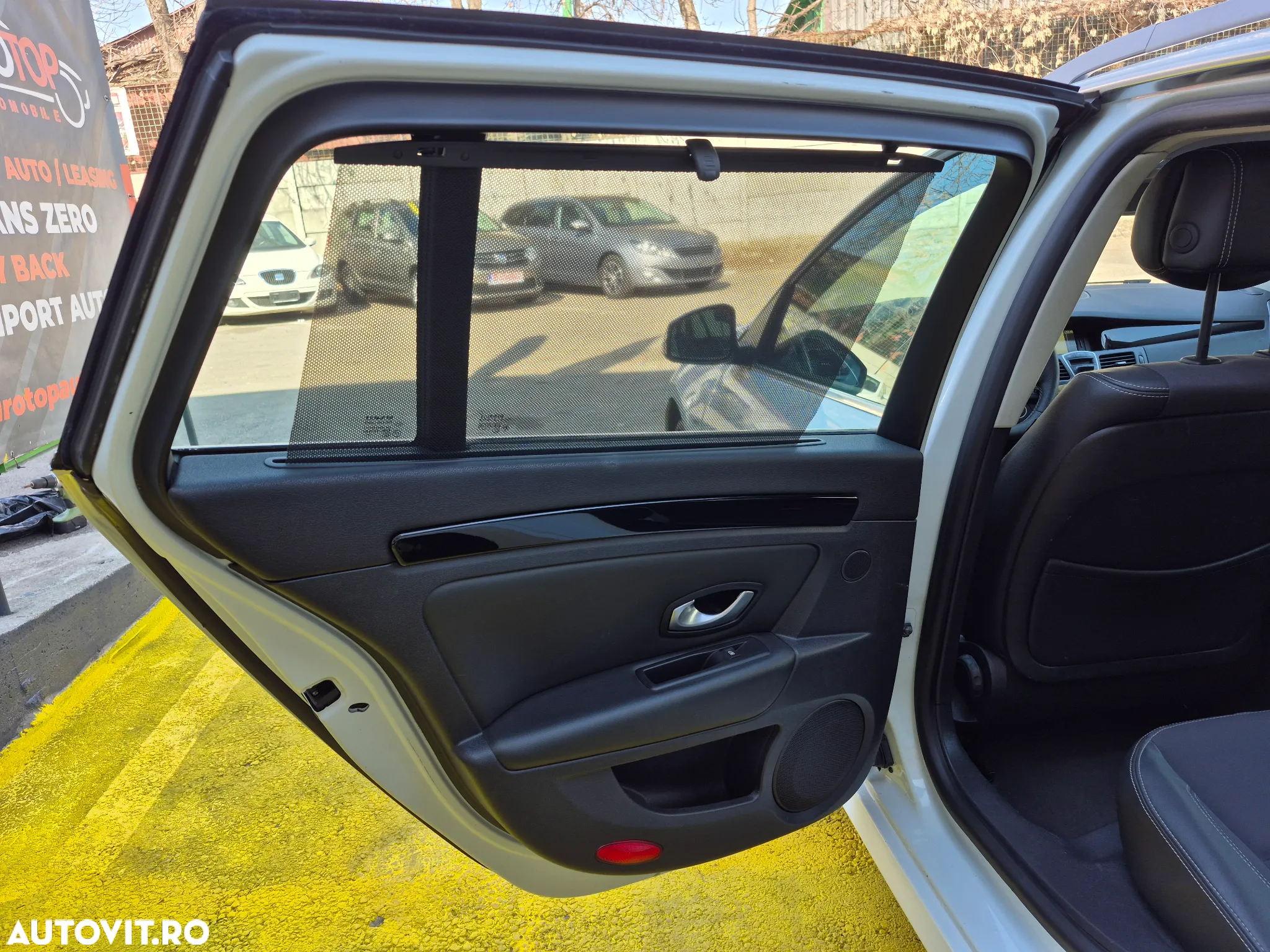 Renault Laguna Grandtour dCi 175 FAP Aut. Bose Edition - 17