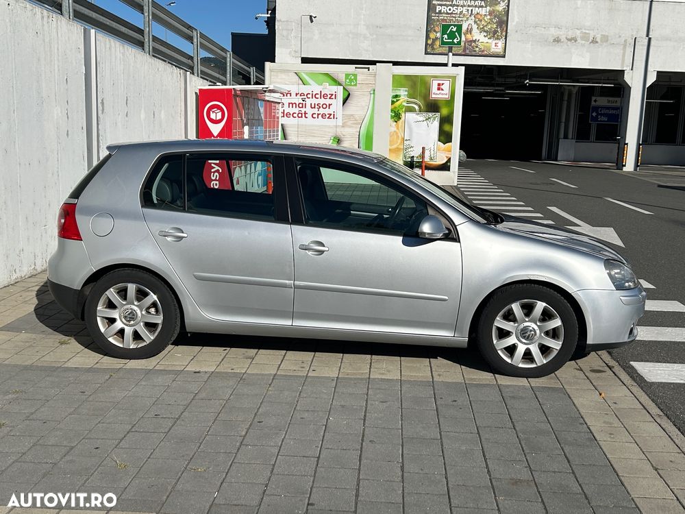 Volkswagen Golf 1.6 FSI Sportline - 3