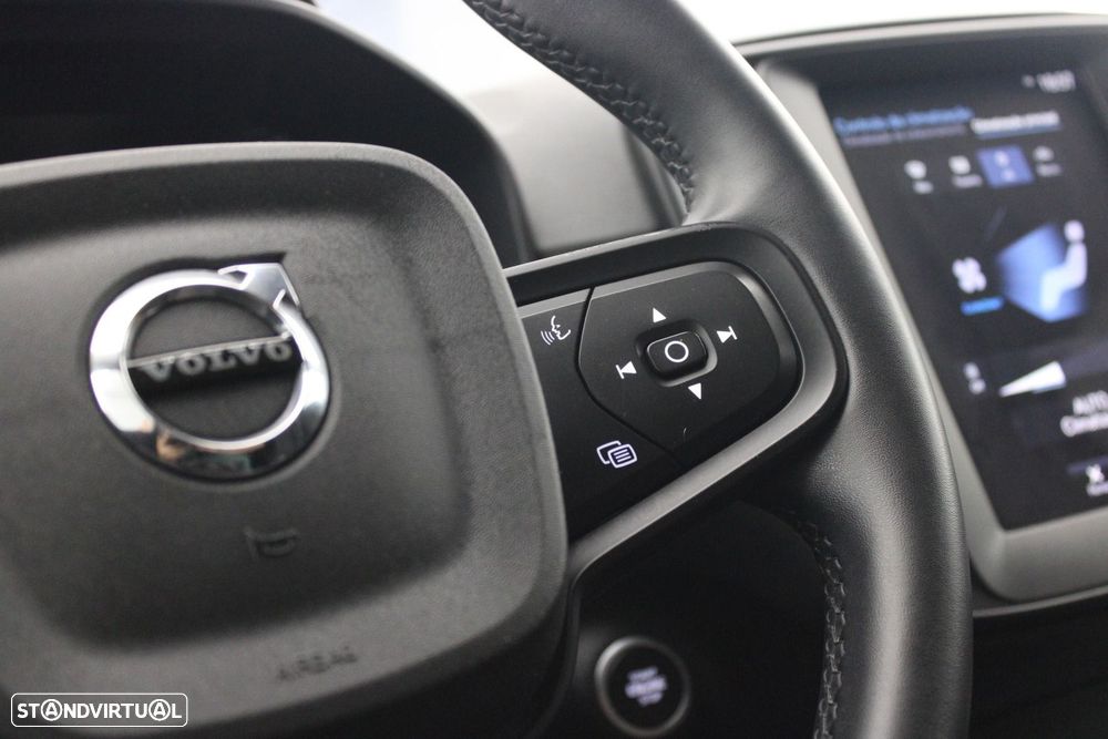 Volvo XC 40 1.5 T2 Momentum Core — fotografia 11